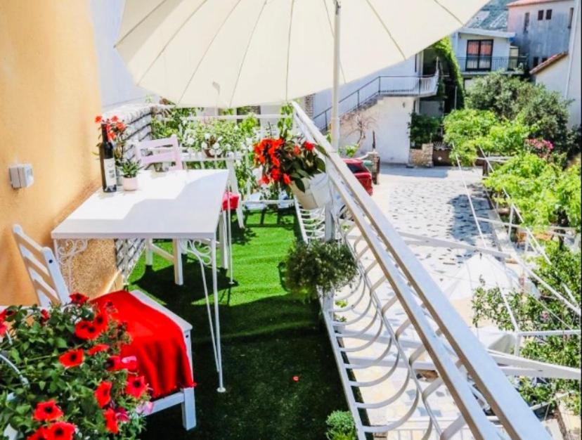 Eco-Friendly Estate I Aparthotel Primosten Ngoại thất bức ảnh