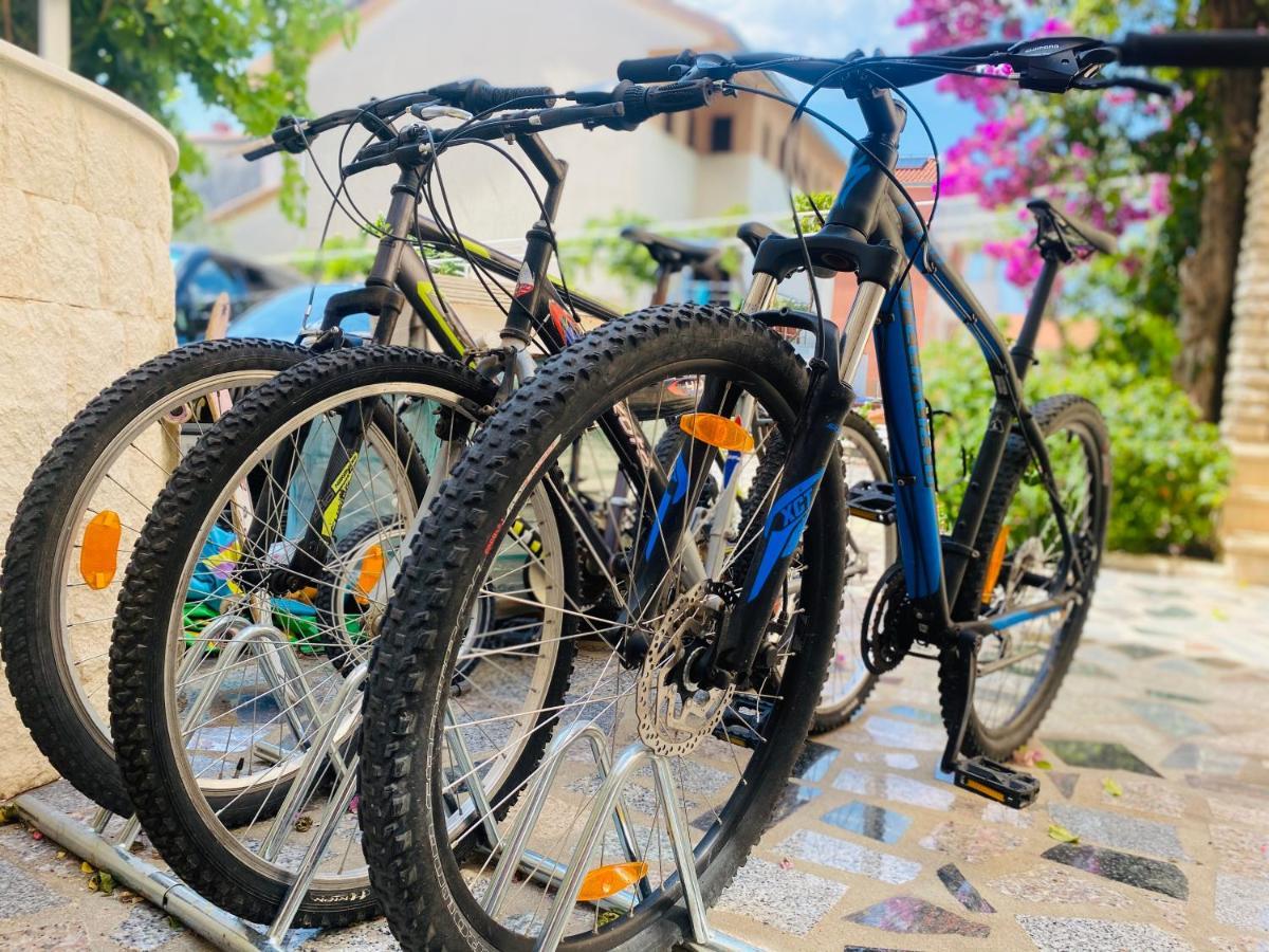 Eco-Friendly Estate I Aparthotel Primosten Ngoại thất bức ảnh