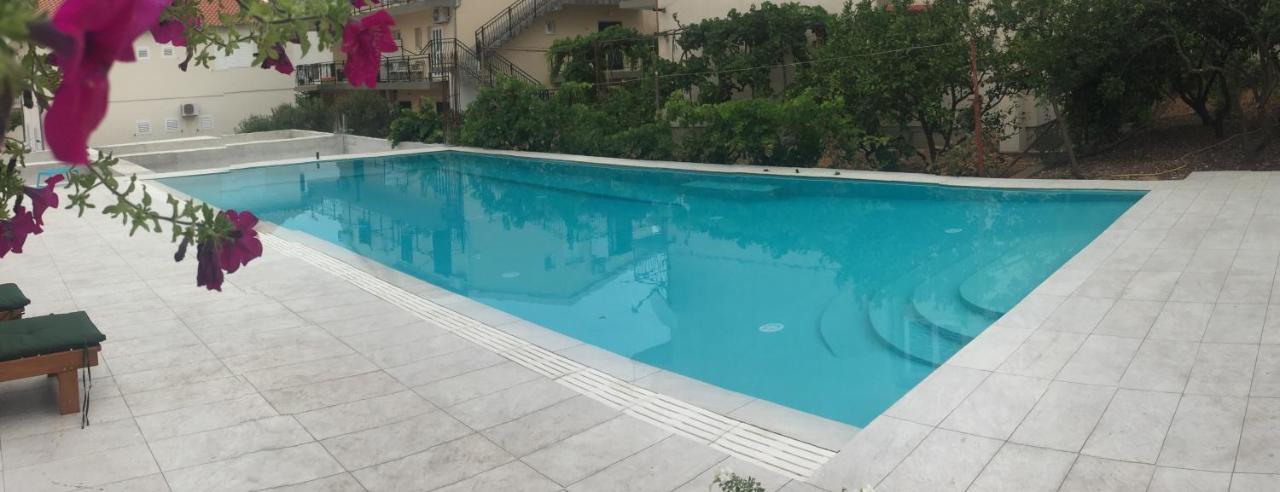 Eco-Friendly Estate I Aparthotel Primosten Ngoại thất bức ảnh