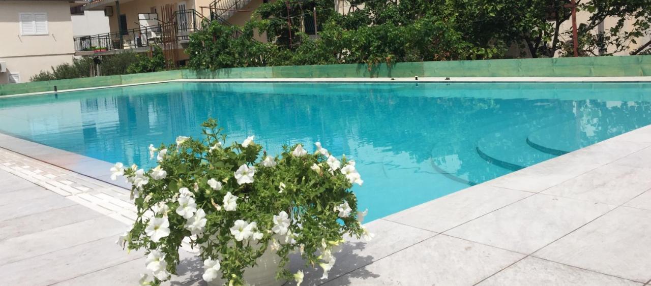 Eco-Friendly Estate I Aparthotel Primosten Ngoại thất bức ảnh